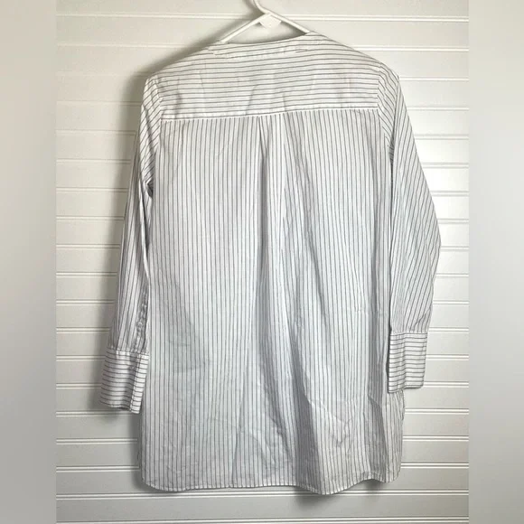 Banana Republic NWT 1/2 Button 3/4 Sleeve Blu& White Striped Top Shirt Small - Picture 4 of 6